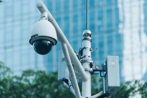 Ini Perbedaan CCTV PTZ dan CCTV Biasa: Mana yang Lebih Baik?