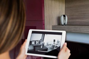 7 Tips Memilih CCTV Terbaik untuk Memantau Anak dengan Tenang