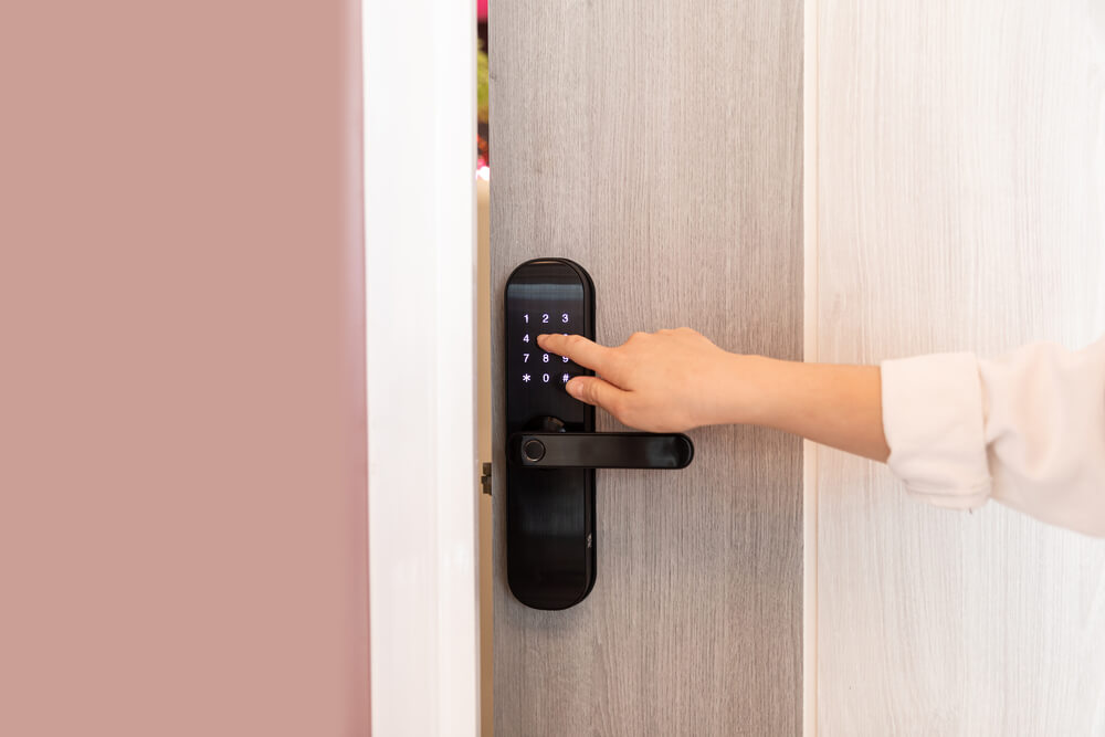 Apa itu smart door lock